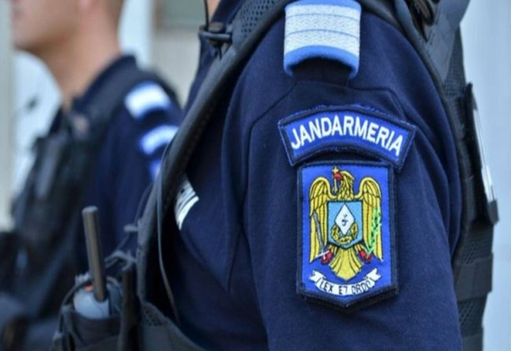 Anchetă la Jandarmeria Cluj-Napoca, după apariţia unei purtătoare de cuvânt în imagini cu conotații erotice