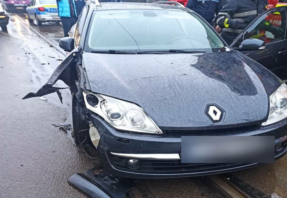 Accident în centrul Clujului! Un bărbat a fost rănit şi a ajuns la spital (FOTO)