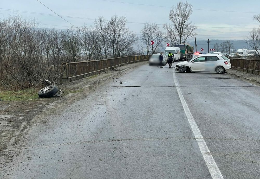 Accident lângă Dej provocat de un tânăr din Bistrița-Năsăud! Două persoane au ajuns la spital (FOTO)