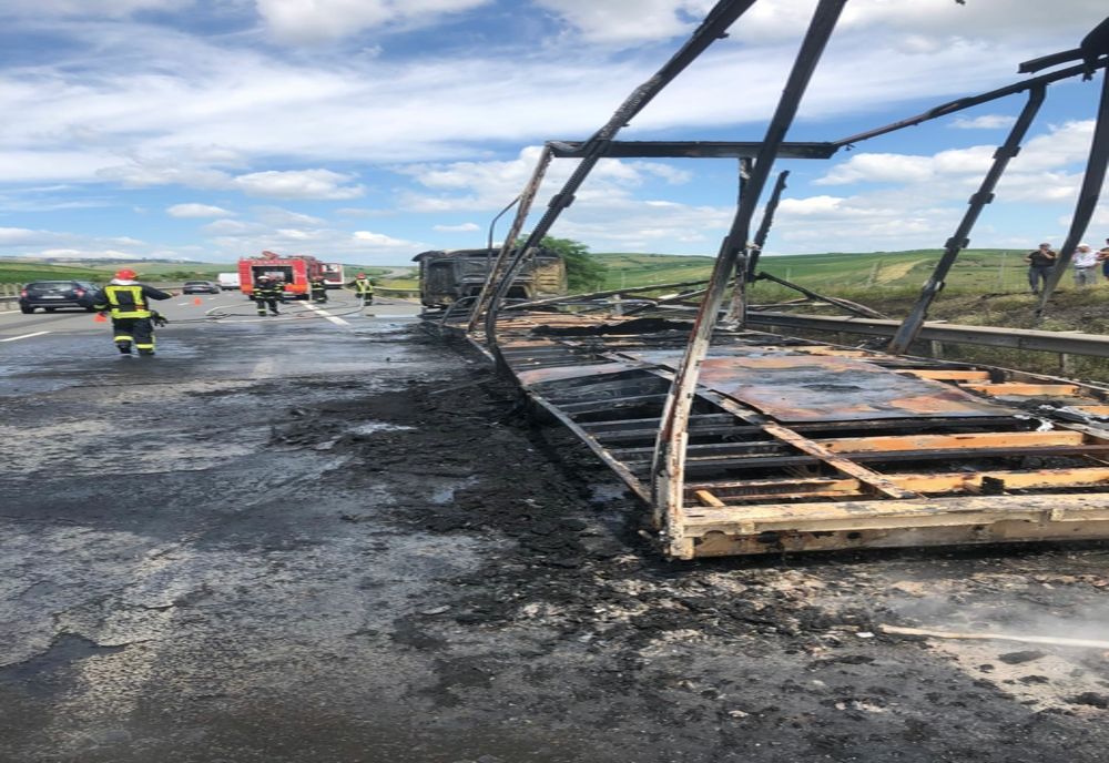 Autotren distrus complet de flăcări pe Autostrada A3 (FOTO)