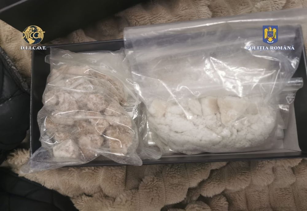 Traficanţi de droguri arestaţi la Cluj! Drogurile au fost confiscate (FOTO)