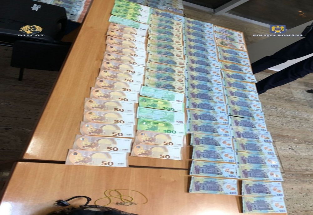 Tineri din Cluj-Napoca arestaţi pentru trafic de droguri! Au fost prinşi în trafic (FOTO)