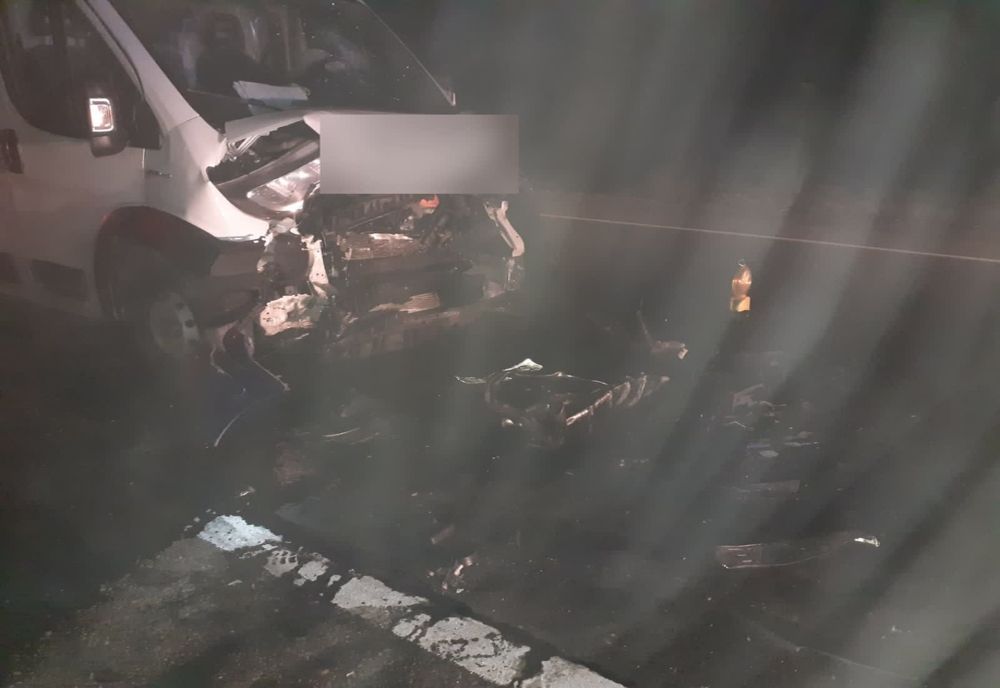 Accident pe DN1C în această dimineaţă! Doi bărbaţi au fost răniţi (FOTO)