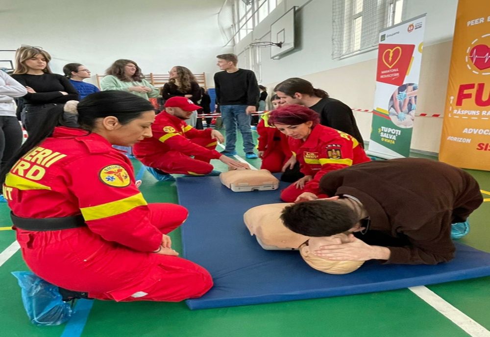 Peste 1000 de elevi din București, Cluj, Iași, Bistrița-Năsăud, Mureș și Baia Mare au participat la ”Maratonul Resuscitării Junior”
