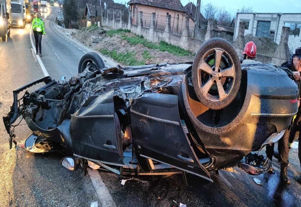 Grav accident în Luncani! O tânără din străinătate a fost rănită (FOTO)