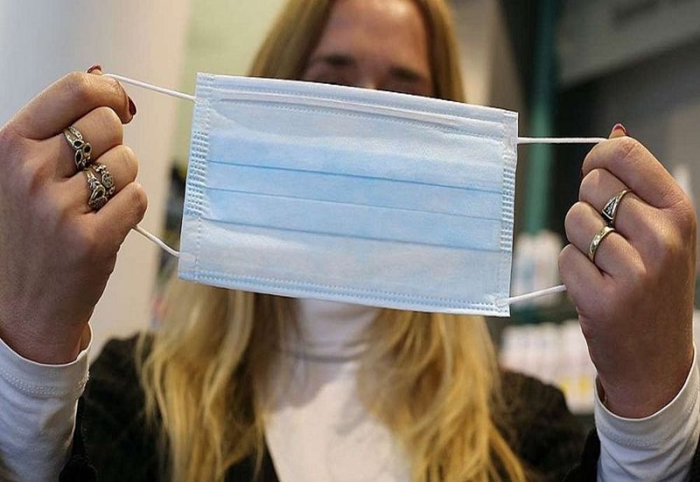 Spania, prima țară care vrea să impună obligativitatea purtării măștii - Cazurile de gripă și COVID, în creștere