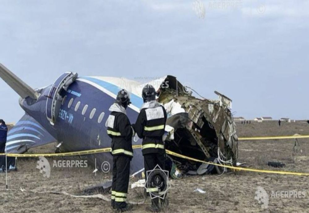 AVIONUL PRĂBUŞIT ÎN KAZAHSTAN A FOST DOBORÂT DE UN SISTEM DE APĂRARE AERIANĂ AL RUSIEI