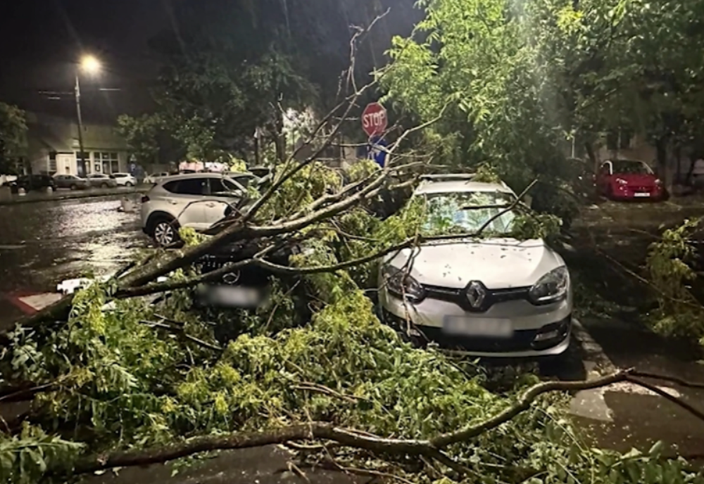 VREMEA EXTREMĂ A PROVOCAT PAGUBE URIAȘE ÎN MAI MULTE ZONE ALE ȚĂRII