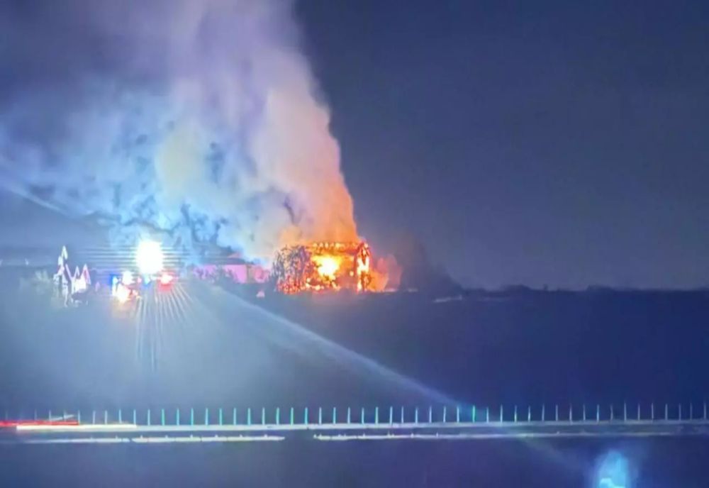 INCENDIU DEVASTATOR ÎN LOCALITATEA LUNA DIN JUDEȚUL CLUJ