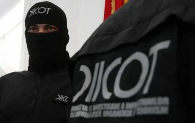 Suedez căutat pentru atentate la comandă, prins în România. Ce a găsit DIICOT în locuința lui