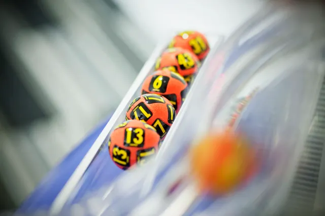 Loto 6/49, joi 3 septembrie 2026. Numerele câștigătoare și premiul pus în joc