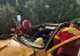 Accident grav într-un sat clujean! O maşină s-a răsturnat în curtea unei şcoli (FOTO)