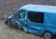 FOTO | Bărbat rănit într-un accident la ieşire din Gherla! O dubă a ajuns pe câmp