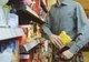 Clujeni puși pe furat, la Deva: după ce au păgubit o benzinărie și un magazin, au fost prinși în flagrant. S-a lăsat cu scandal