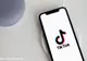 TIKTOK ÎȘI REPORNEȘTE APLICAȚIA ÎN SUA ȘI ÎI MULȚUMEȘTE LUI TRUMP