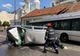 FOTO | Accident spectaculos pe strada Moţilor! Un autoturism s-a răsturnat după impactul cu un troleibuz
