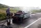 FOTO | Incendiu de vegetaţie scăpat de sub control! O maşină a fost distrusă de flăcări