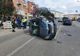 Accident cu două maşini în Turda! O maşină s-a răsturnat pe şosea