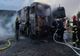 VIDEO | Două autobasculante distruse într-un incendiu izbucnit într-o parcare din judeţul Cluj